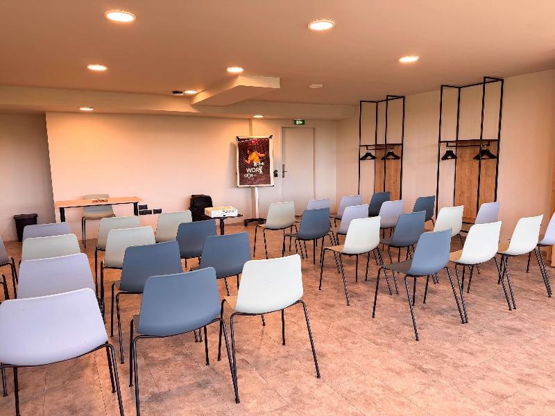 Ibis Lunel Petite Camargue image