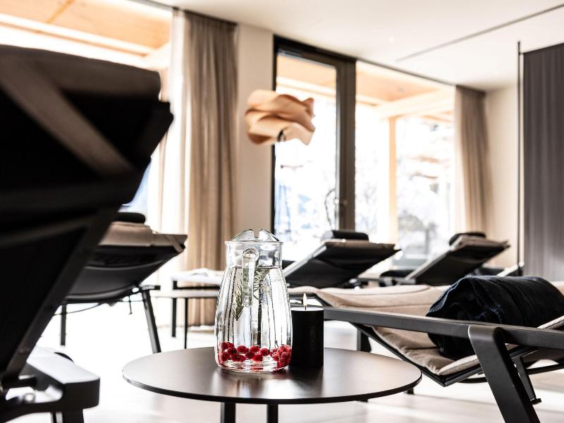 Hotel Bergeblick image