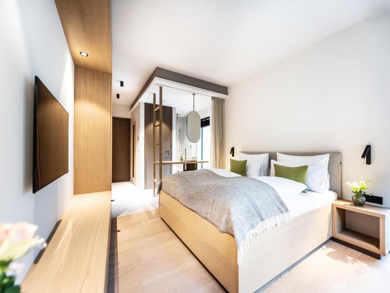 Hotel Bergeblick image