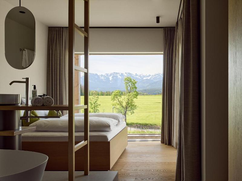 Hotel Bergeblick image