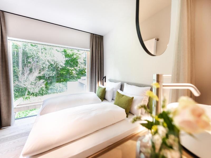 Hotel Bergeblick image
