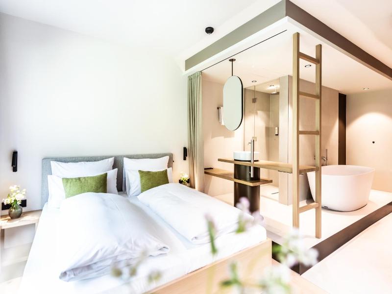 Hotel Bergeblick image