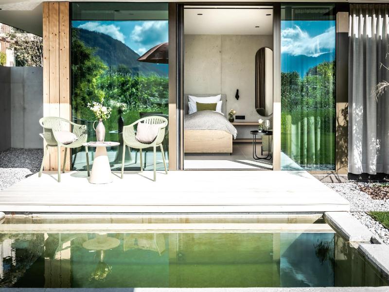 Hotel Bergeblick image
