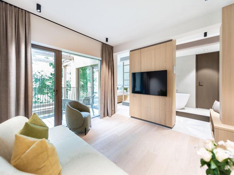 Hotel Bergeblick image
