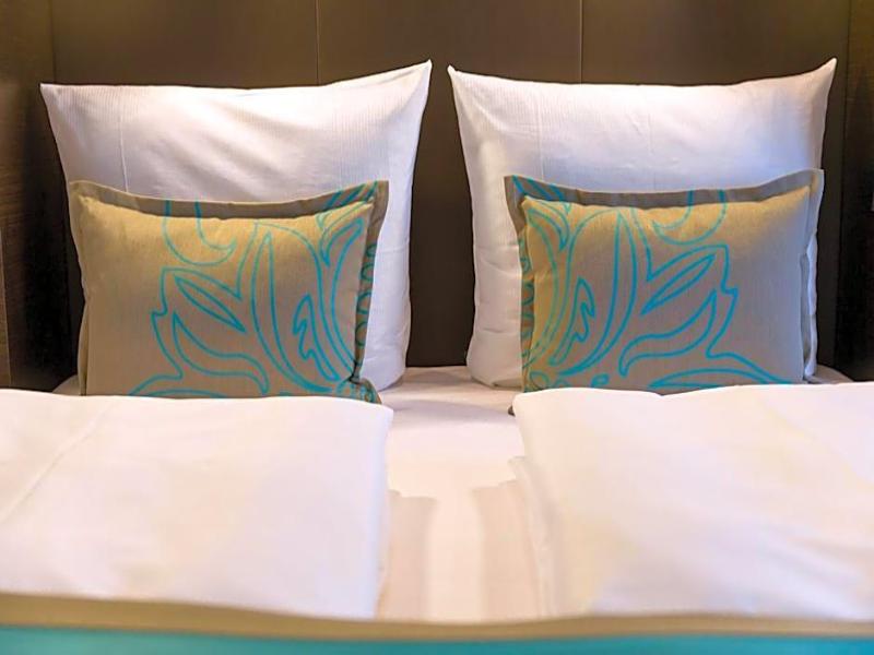 Motel One Magdeburg image