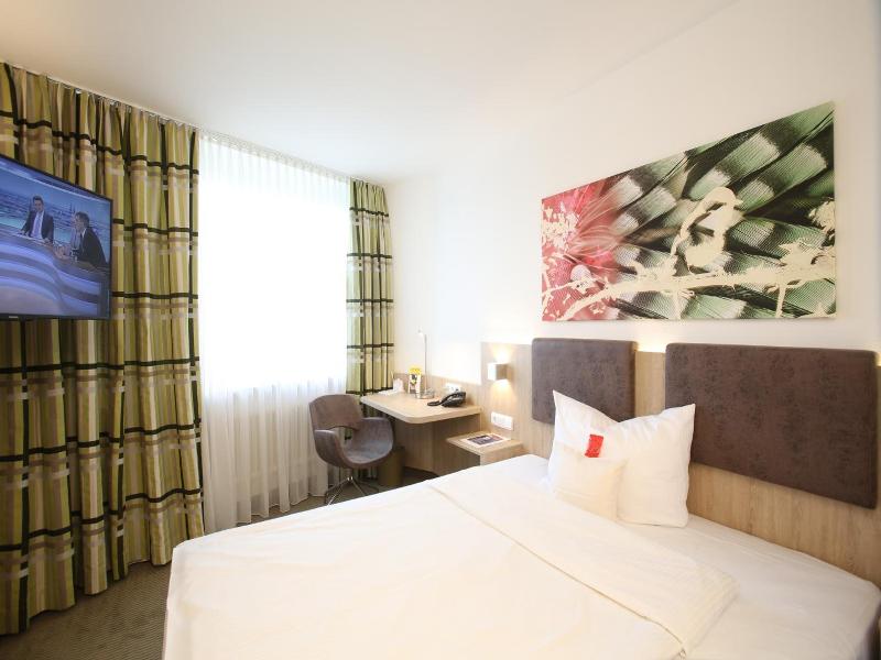 Central Hotel Eschborn image