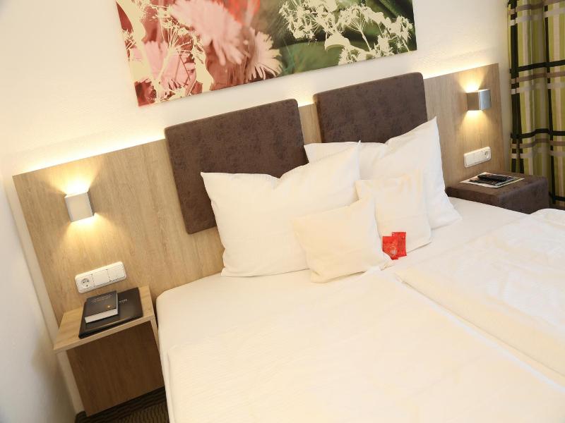 Central Hotel Eschborn image