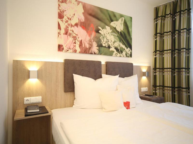 Central Hotel Eschborn image