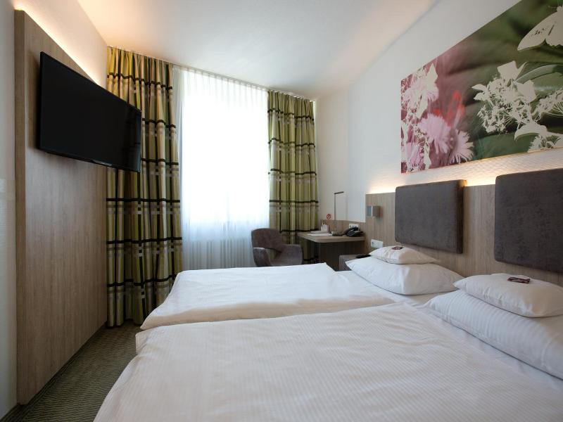 Central Hotel Eschborn image