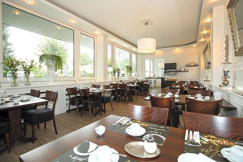 Arena Hotel image