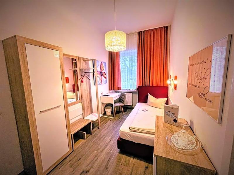 Arena Hotel image
