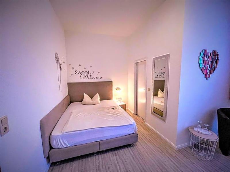 Arena Hotel image