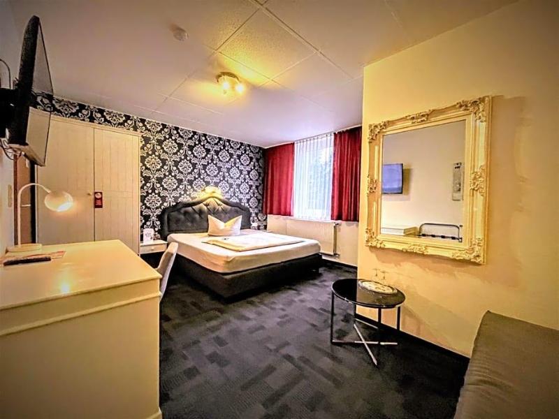 Arena Hotel image