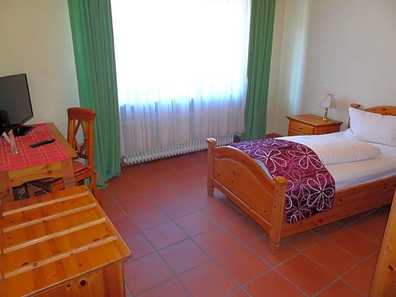 Hotel Weinstube Restaurant Filling image