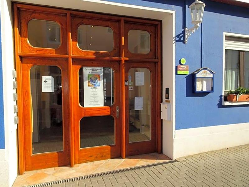 Hotel Weinstube Restaurant Filling image