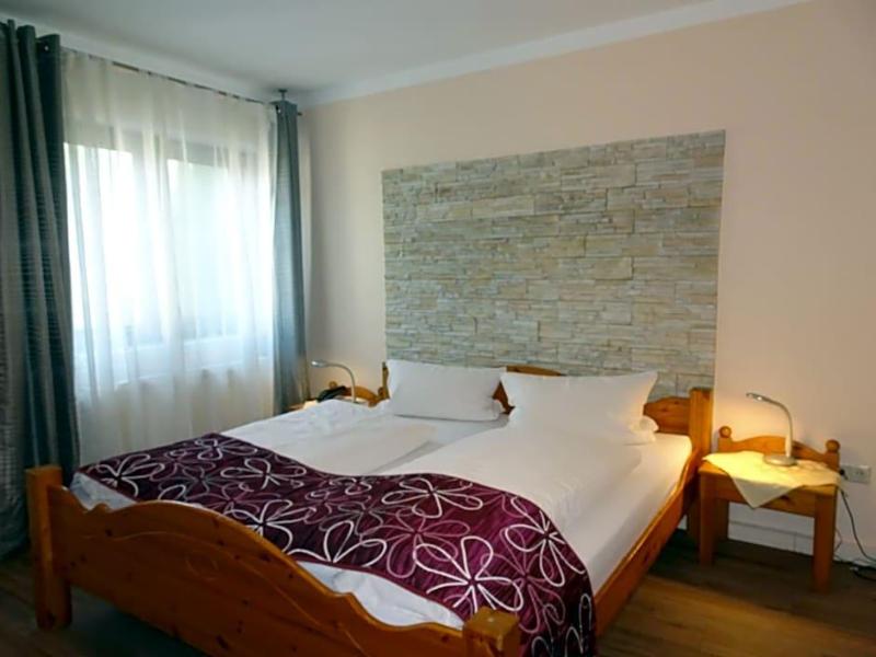 Hotel Weinstube Restaurant Filling image