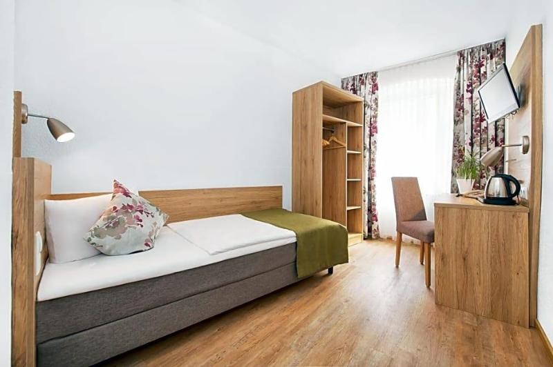 Hotel Andres image