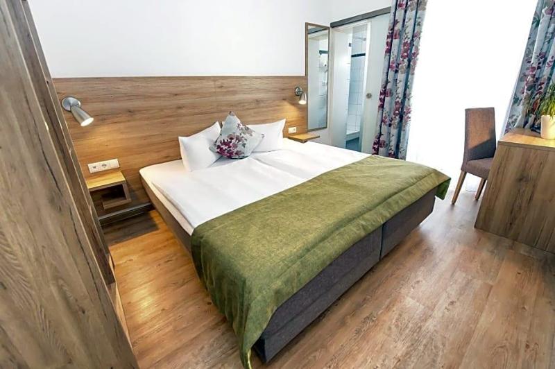 Hotel Andres image