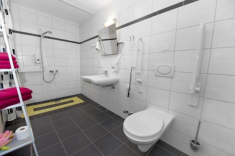 Hotel Andres image