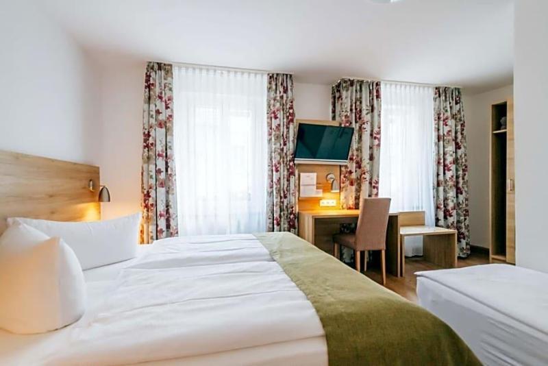 Hotel Andres image