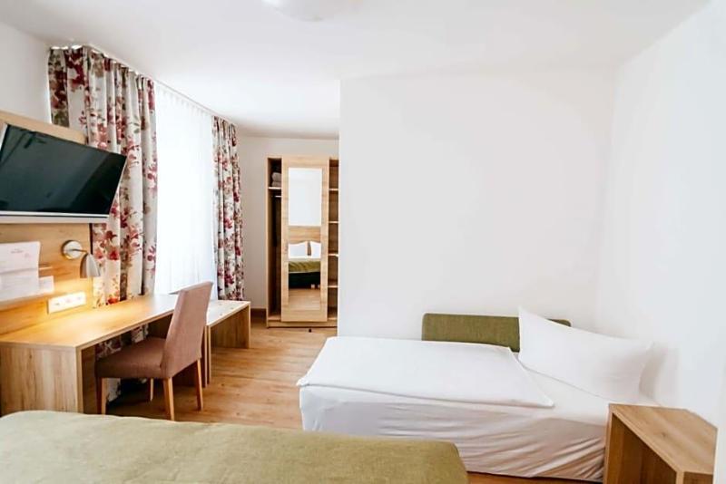 Hotel Andres image