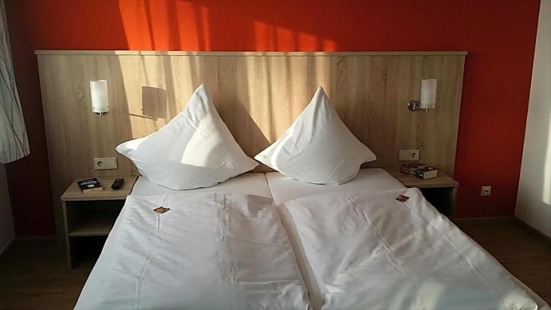 Hotel Rheinkrone image