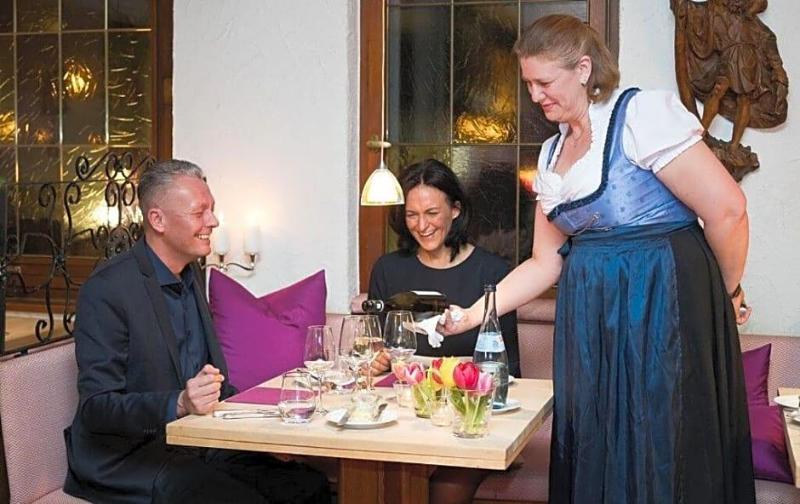 Hotel Restaurant Krehl S Linde image