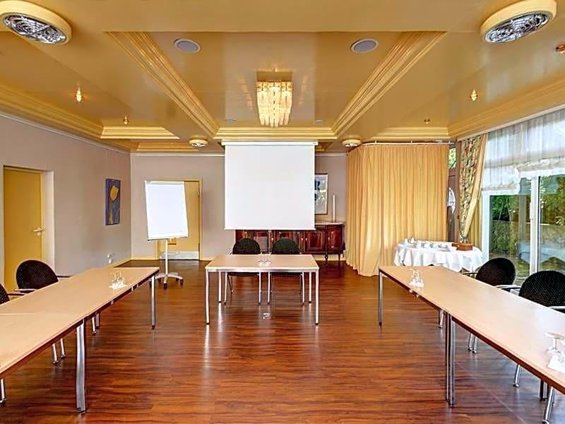 Alfa Hotel image