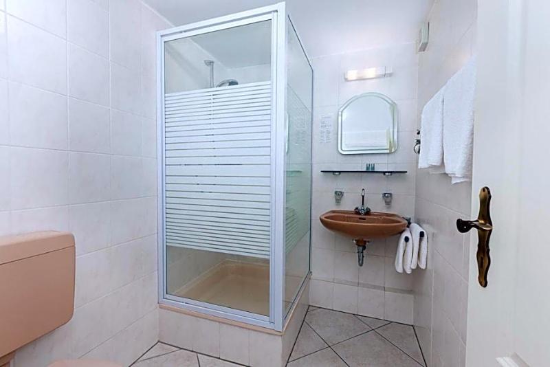 Hotel Landgasthof Hv Lzer image