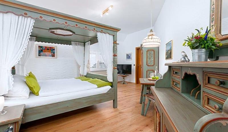 Hotel Landgasthof Hv Lzer image