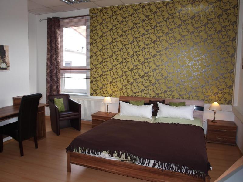 Hotel Am Schv Tzenberg image