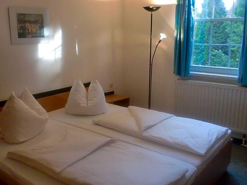 Hotel Restaurant Zum Firstenstein image
