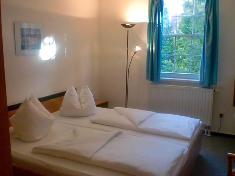 Hotel Restaurant Zum Firstenstein image