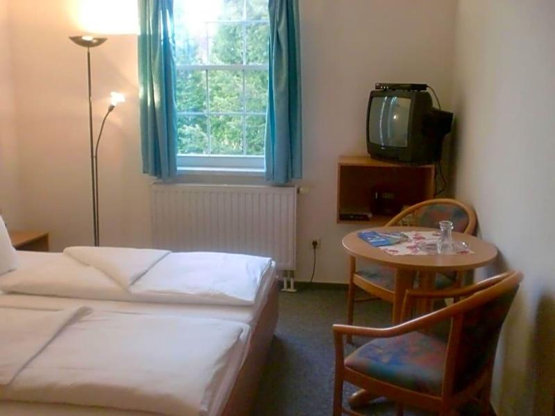 Hotel Restaurant Zum Firstenstein image