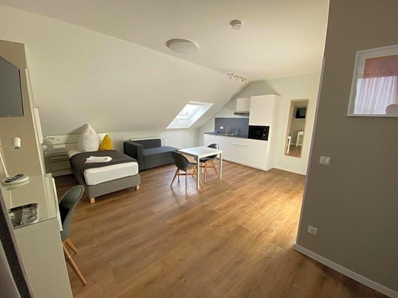 Zur Waldlust image
