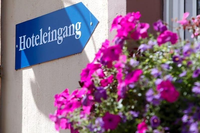 Zur Waldlust image