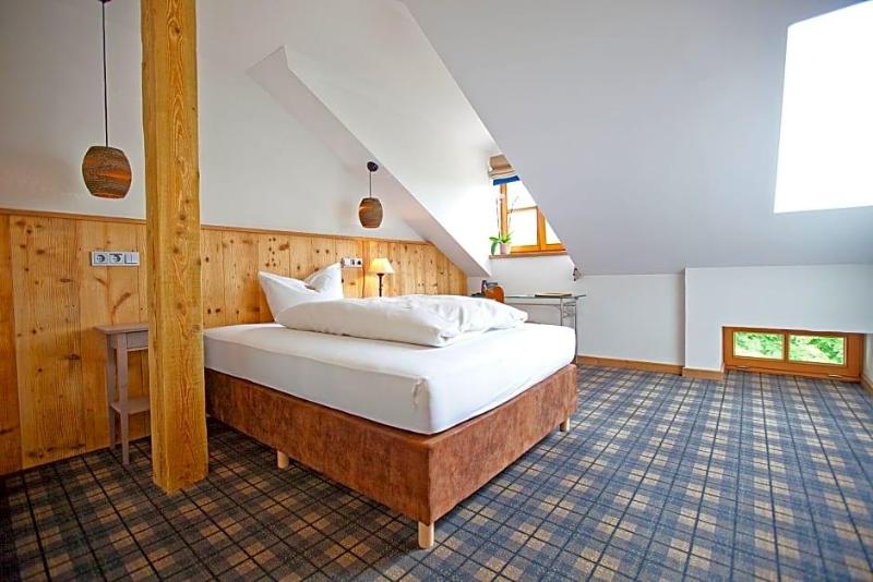 Die Post Landgasthof Aufkirchen image
