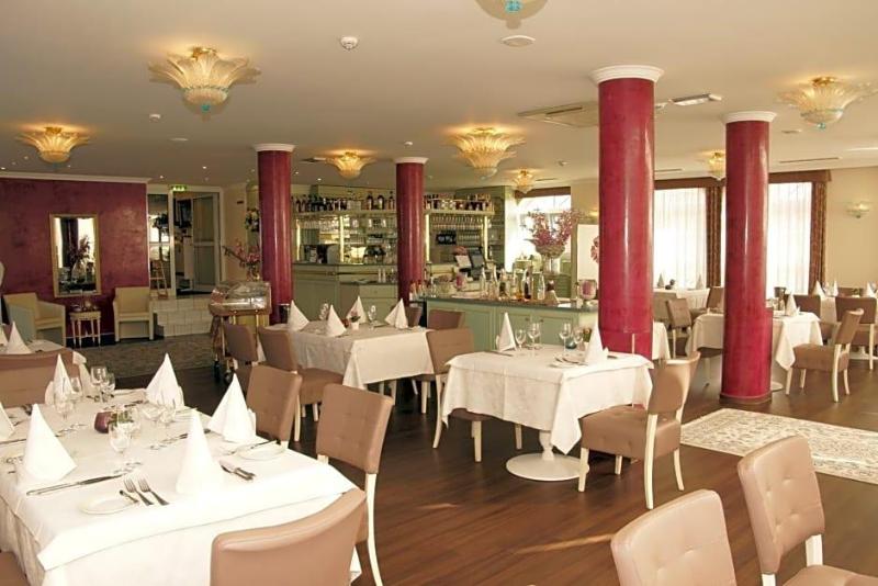 Hotel Waghv Useler Hof Gmbh image