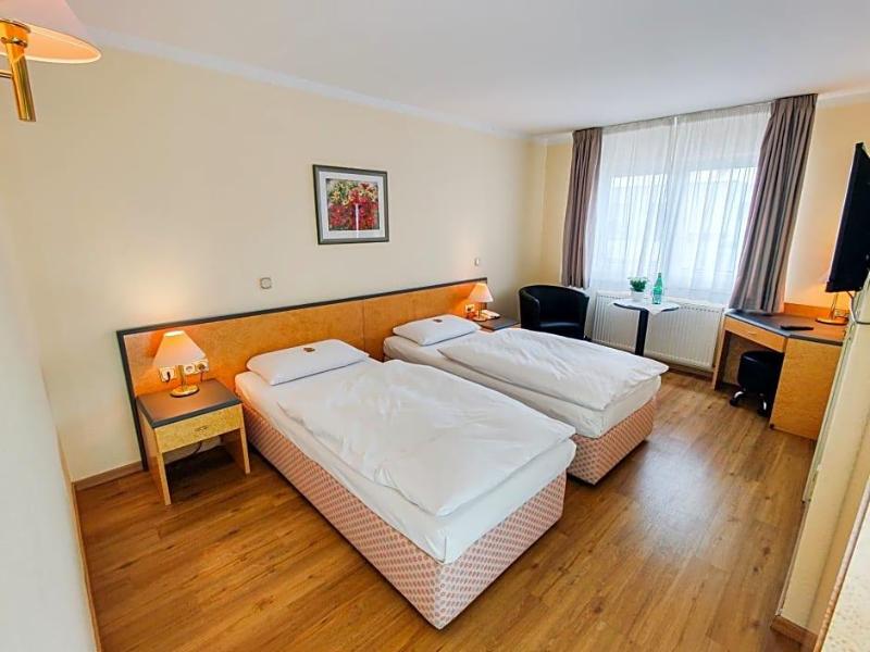 Hotel Waghv Useler Hof Gmbh image