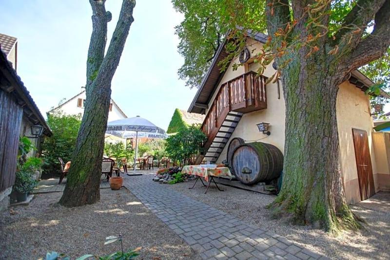 Gasthaus Zum Hirschen image