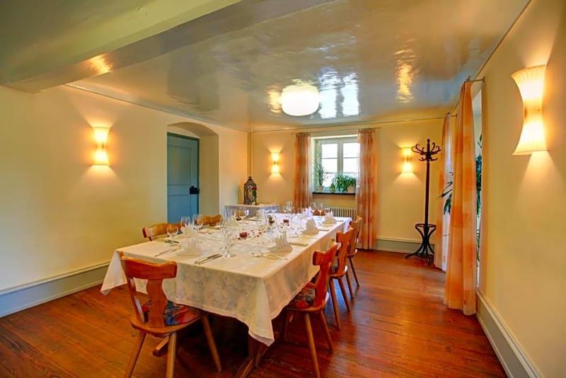 Gasthaus Zum Hirschen image