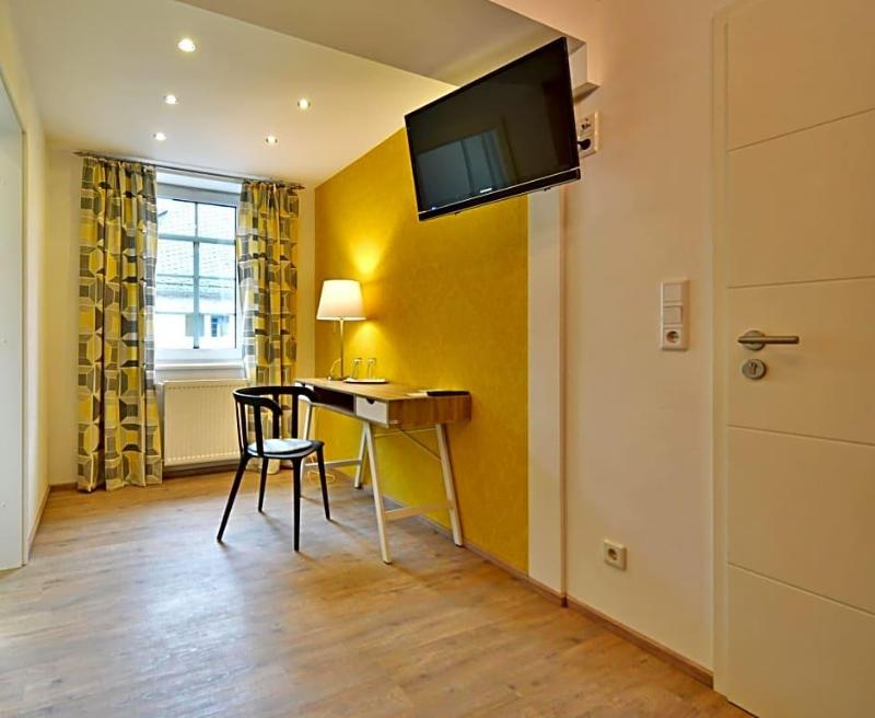 Hotel Zur Goldenen Sonne image