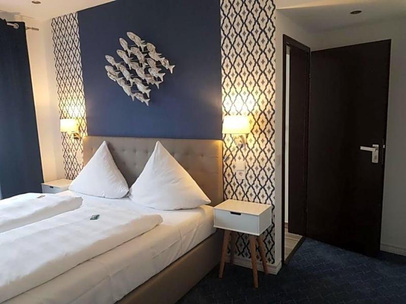 Hotel Zur Goldenen Sonne image