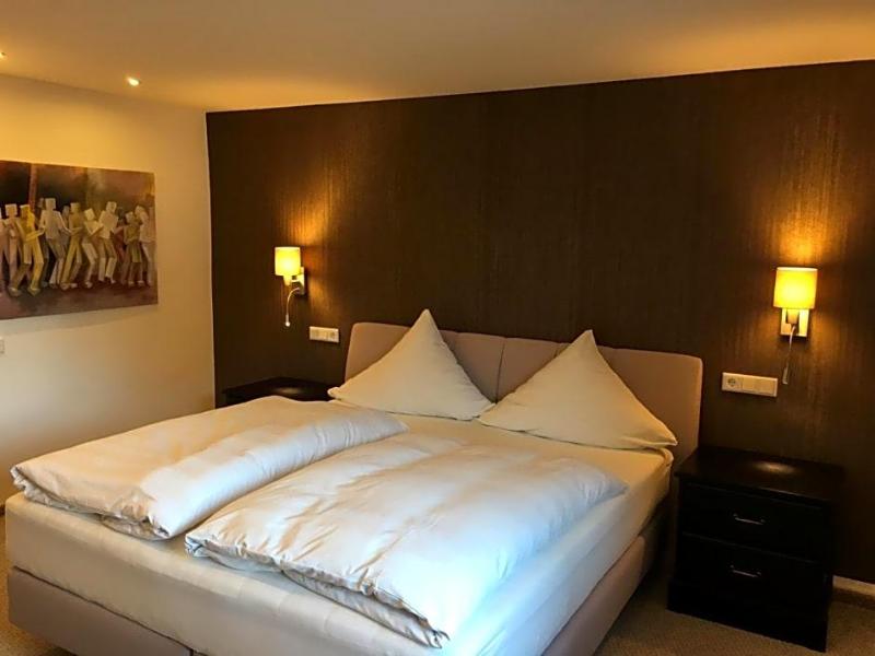Hotel Zur Goldenen Sonne image