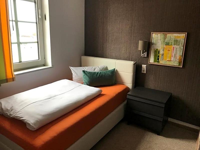 Hotel Zur Goldenen Sonne image