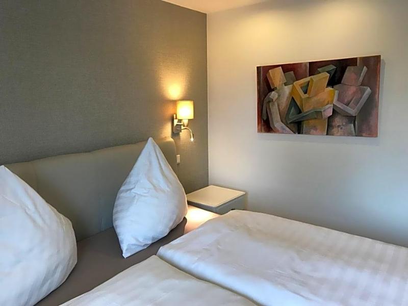 Hotel Zur Goldenen Sonne image