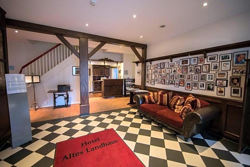 Altes Landhaus image