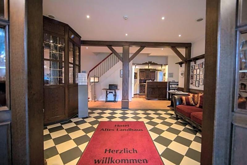 Altes Landhaus image