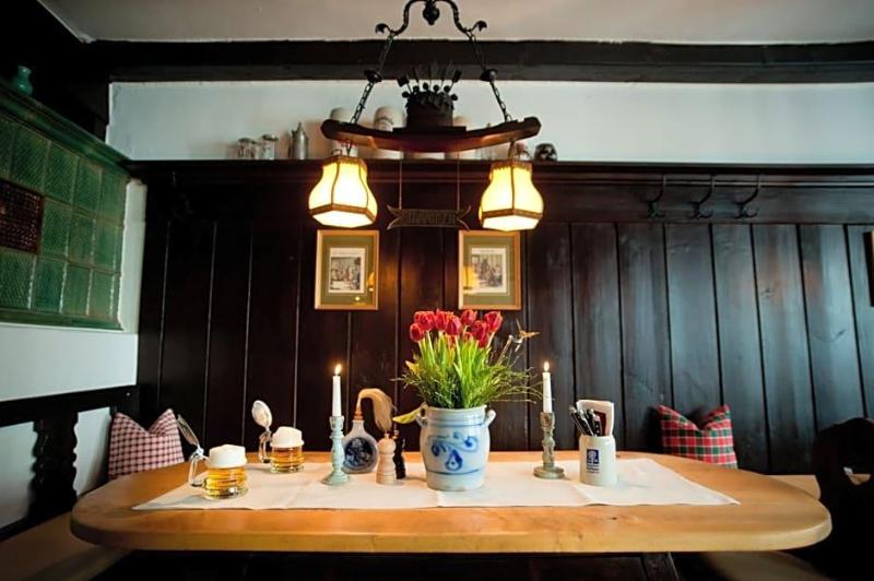 Hotel Engel Lindauer Bier Und Weinstube image