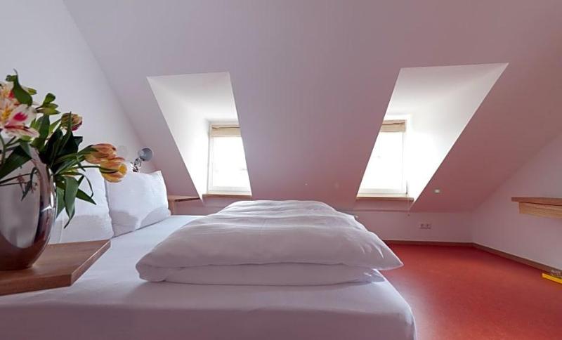 Hotel Engel Lindauer Bier Und Weinstube image